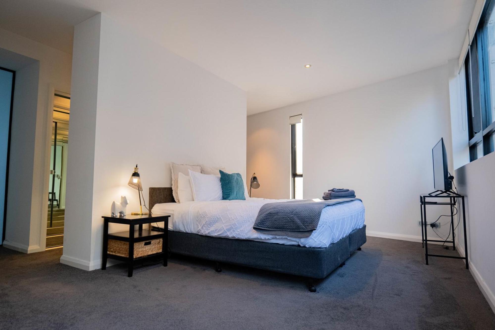 Large Executive 3 Bedroom Yarralumla Extérieur photo
