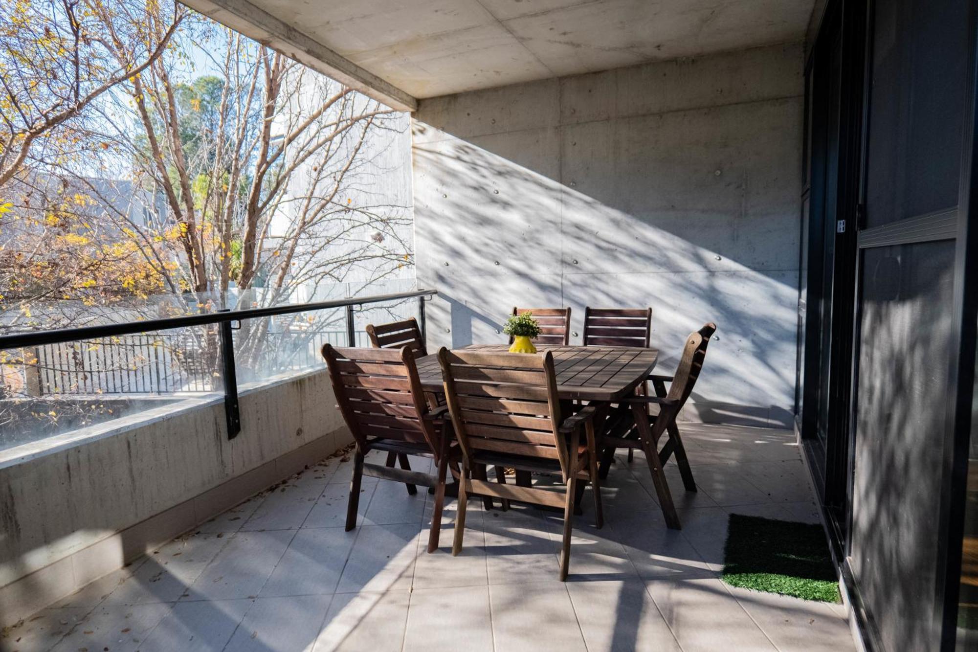 Large Executive 3 Bedroom Yarralumla Extérieur photo