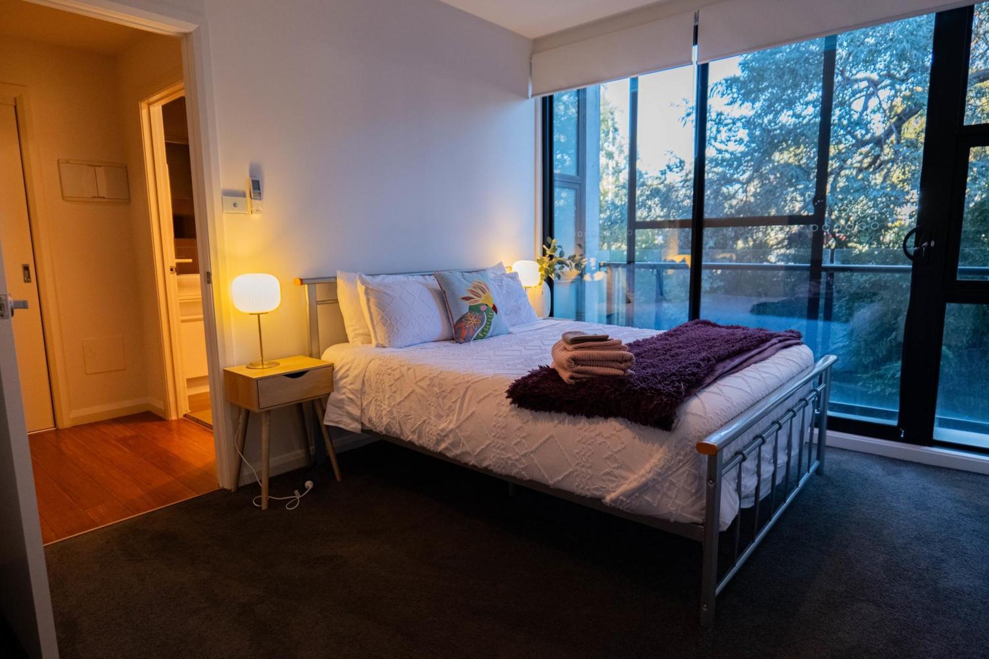 Large Executive 3 Bedroom Yarralumla Extérieur photo